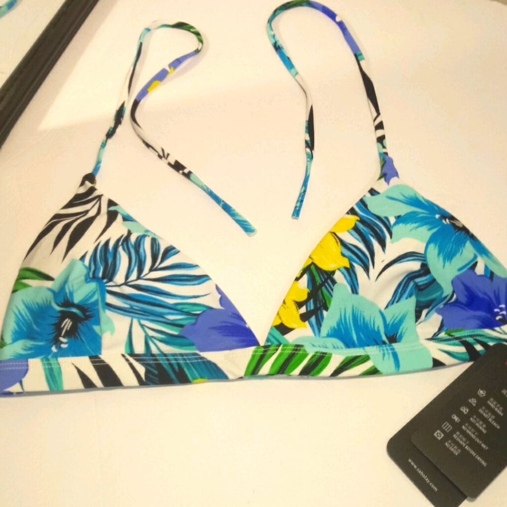 TROPICAL FLORAL PRINT TWO PIECE SWIMSUIT SIZE LARGE - Picture 2 of 6